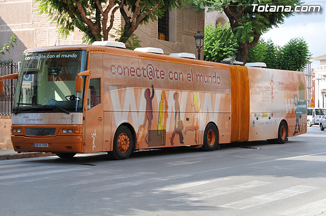 El Aula Mvil de Informtica del Instituto de la Mujer permanecer en Totana hasta mañana viernes - 2