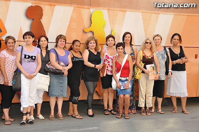 El Aula Mvil de Informtica del Instituto de la Mujer permanecer en Totana hasta mañana viernes - 15