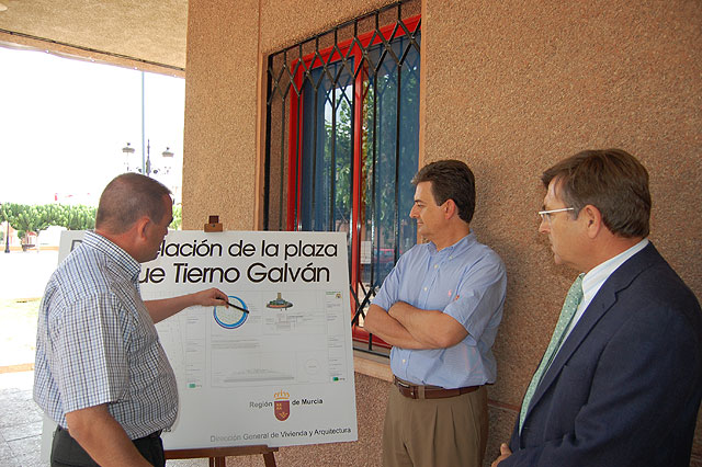 El director general de Vivienda visita las obras de remodelación de la Plaza Tierno Galván en el municipio Alguazas - 3, Foto 3