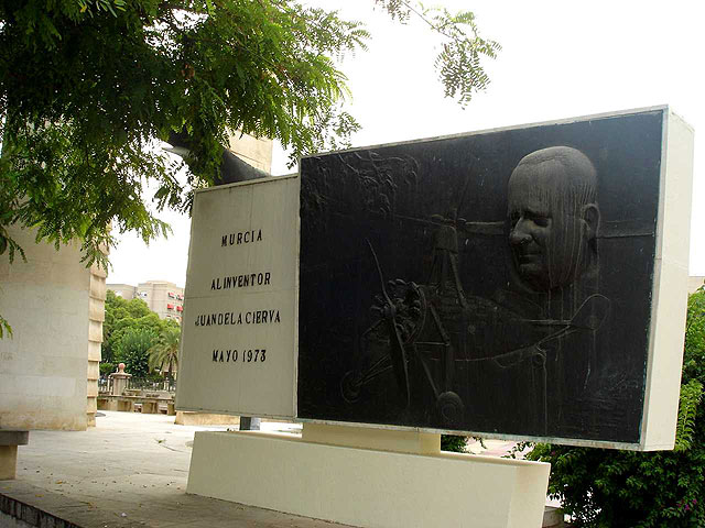 Aprueban una restauración de urgencia para salvar el destacado ‘Monumento a De la Cierva’ de Paco Toledo - 1, Foto 1