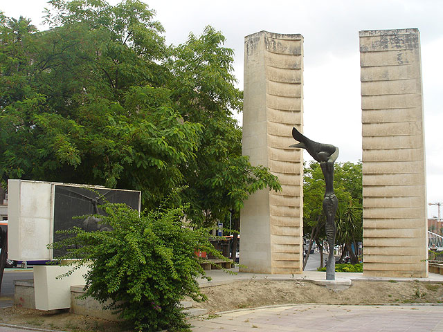 Aprueban una restauración de urgencia para salvar el destacado ‘Monumento a De la Cierva’ de Paco Toledo - 2, Foto 2