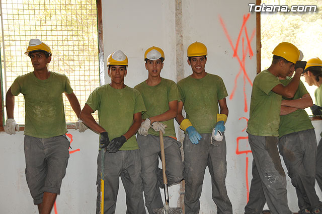 Comienza la rehabilitacin de la “Casa de las Monjas”, en la que estn trabajando 32 alumnos de la Escuela Taller - 22