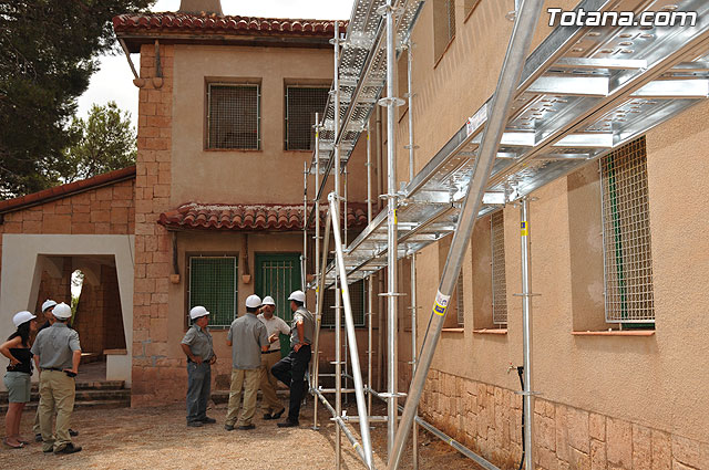 Comienza la rehabilitacin de la “Casa de las Monjas”, en la que estn trabajando 32 alumnos de la Escuela Taller - 32