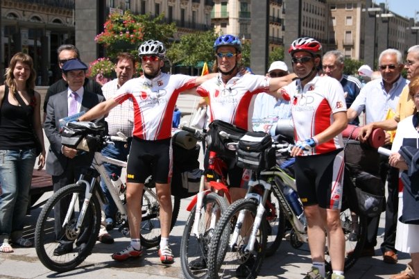 Recibimiento a los murcianos de BICISOLIDARIA en el Ayuntamiento de Zaragoza - 7