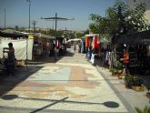 El mercado semanal de Lorquí  ya opera en el entorno del Parque de la Constitución