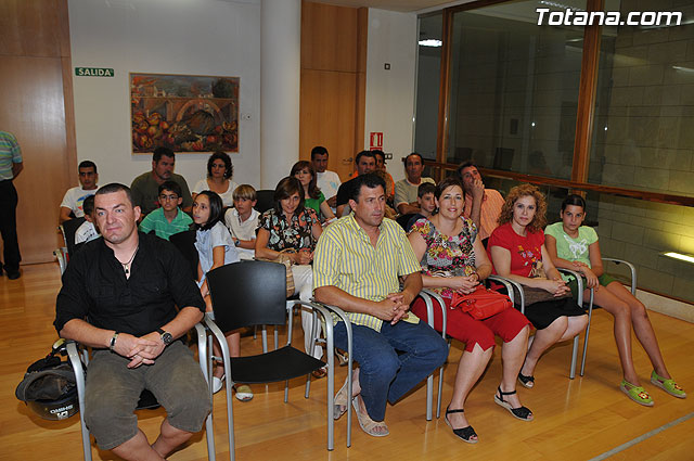 Se clausura el primer semestre de 2009 del Proyecto RAITOTANA con la entrega de diplomas a los alumnos - 1