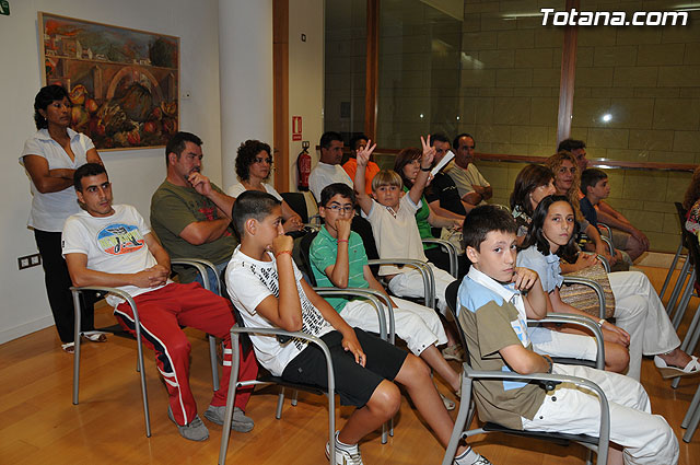 Se clausura el primer semestre de 2009 del Proyecto RAITOTANA con la entrega de diplomas a los alumnos - 4