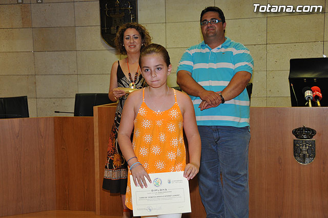 Se clausura el primer semestre de 2009 del Proyecto RAITOTANA con la entrega de diplomas a los alumnos - 11