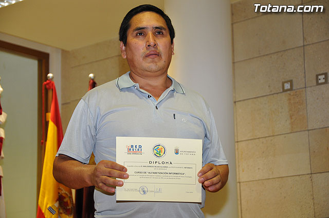 Se clausura el primer semestre de 2009 del Proyecto RAITOTANA con la entrega de diplomas a los alumnos - 40