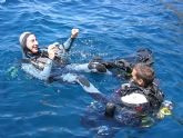 Deportistas con discapacidad de toda España pasarn este verano por Murcia para practicar buceo adaptado