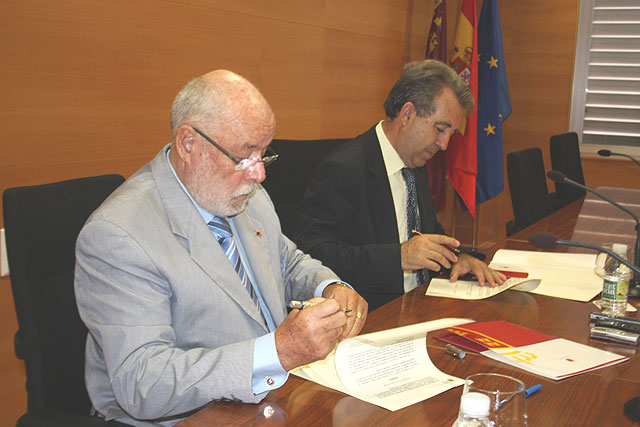 Agricultura y la Autoridad Portuaria de Cartagena firman un convenio para el control de vertidos tierra-mar y de la calidad de las aguas - 1, Foto 1
