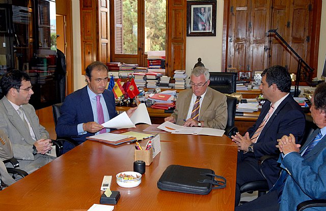 La Universidad de Murcia colaborará  en materia de patentes con la empresa ELZABURU, S.L.P. - 3, Foto 3