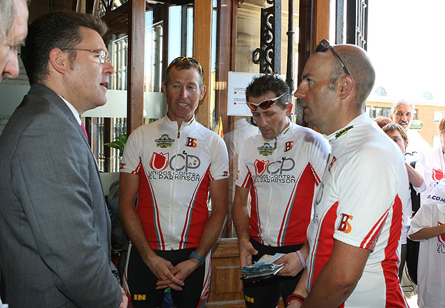 Los murcianos de Bicisolidaria son recibidos en el final de su ruta en Getxo a los sones del Canto a Murcia de La Parranda - 2, Foto 2