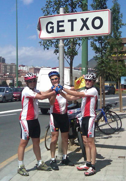 Los murcianos de Bicisolidaria son recibidos en el final de su ruta en Getxo a los sones del Canto a Murcia de La Parranda - 3, Foto 3