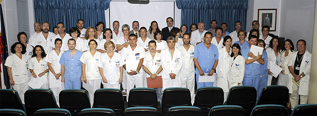 La Universidad de Murcia distingue a los colaboradores de enfermería del hospital “Virgen de la Arrixaca” - 1, Foto 1
