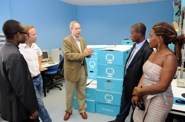 La Universidad de Murcia y la Comunidad Autónoma donan material informático reciclado a Guinea Ecuatorial - 3, Foto 3