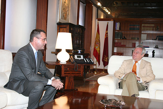 La mayoría de los 22.000 británicos empadronados en la Región son jubilados y viven en la costa - 1, Foto 1