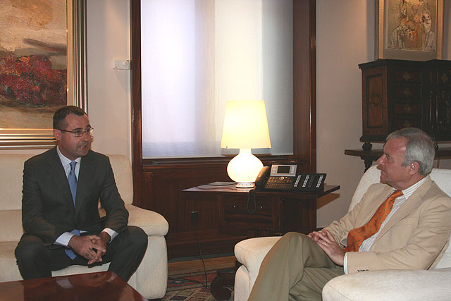 La mayoría de los 22.000 británicos empadronados en la Región son jubilados y viven en la costa - 2, Foto 2