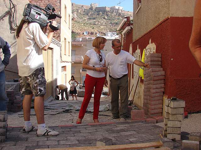 El Ayuntamiento invierte 342.000 euros durante este año para mejorar 8 calles del barrio de San Lázaro - 1, Foto 1