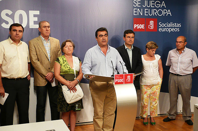 El PSOE se reúne con el comité de empresa de Conservas Fernández, le muestra su apoyo y exige que se mantengan los puestos de trabajo - 1, Foto 1