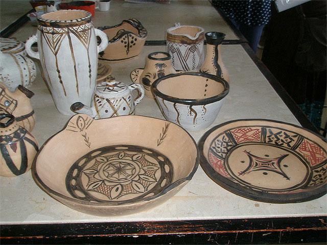 El Centro Cultural Ramón Alonso Luzzy acoge una exposición de los trabajos realizados en el taller Un acercamiento a la cerámica bereber - 1, Foto 1