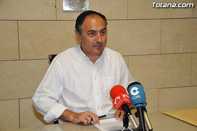 El portavoz del equipo de Gobierno, José Antonio Valverde Reina, ha dado cuenta de los acuerdos adoptados en junta de Gobierno - 1, Foto 1