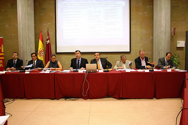 El Grupo de Seguimiento de Actuaciones en Escombreras analiza el estado de ejecución de las inversiones autonómicas en el Valle - 2, Foto 2