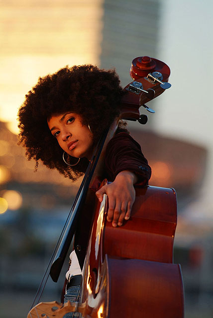 La chica del contrabajo, Esperanza Spalding, en La Mar de Músicas - 1, Foto 1