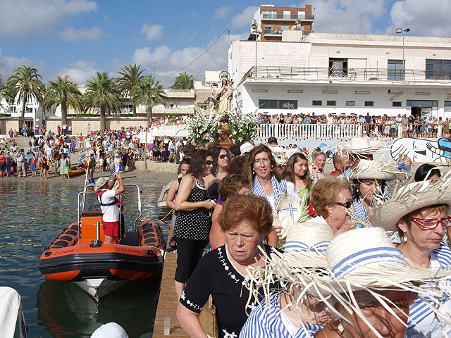 La Ribera lució ayer su cara más marinera con la procesión marítima y el homenaje a Salvador Lucas como Pescador del Año - 2, Foto 2