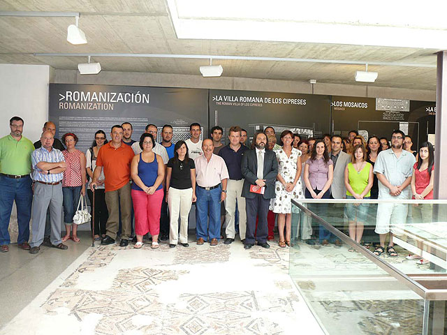 Casi cuarenta personas asisten al curso de la Universidad del Mar sobre ‘Conocer el vino a través del arte’ - 2, Foto 2