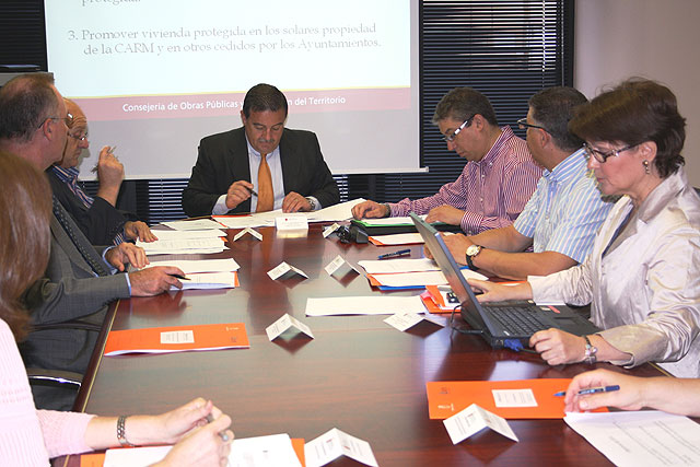 El parque regional de viviendas sociales recibe en 2009 más de tres millones de euros para su rehabilitación - 1, Foto 1