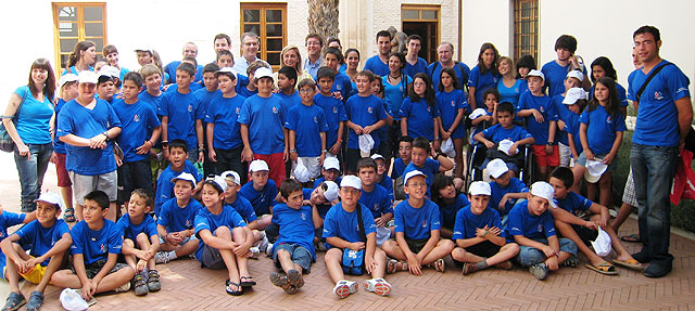 La consejera de Presidencia y Administraciones Públicas recibe a 55 niños hemofílicos, Foto 1