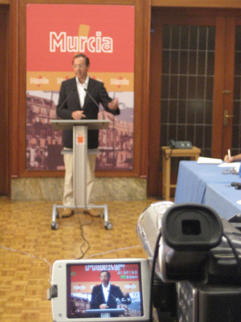 Cámara, como presidente de la FMRM, exigirá al Gobierno un fondo local especial para financiar los servicios públicos en 2010 - 2, Foto 2