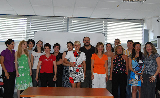 Closing the course on customer service desk and service companies ", 200-hour, Foto 1