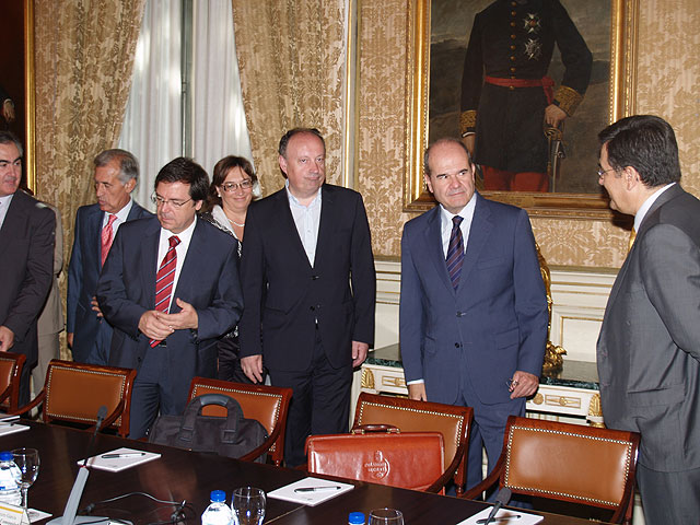González Tovar asiste hoy en Madrid a una reunión con Manuel Chaves - 1, Foto 1
