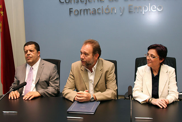 Empleo y la Fundación ONCE invierten 440.000 euros para favorecer la integración laboral de las personas con discapacidad - 1, Foto 1