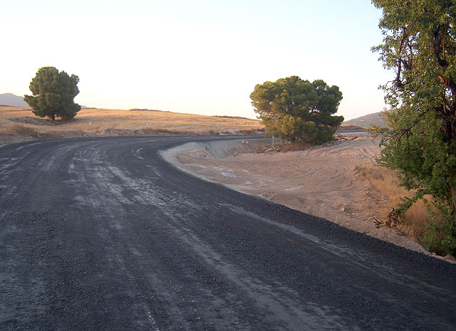 Indignación vecinal porque el arreglo de la carretera de Zarzadilla de Totana no contempla la eliminación de curvas peligrosas - 1, Foto 1