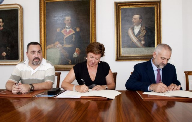 El Ayuntamiento renueva su apoyo a la AVT - 1, Foto 1