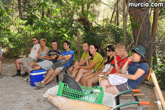 Un total de 25 jvenes de distintas nacionalidades realizan labores de conservacin del entorno natural de Sierra Espuña - 11