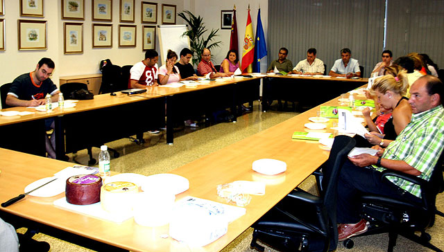 Una treintena de profesionales cárnicos de la Región conocen las características de la Denominación de Origen Quesos de Murcia - 1, Foto 1