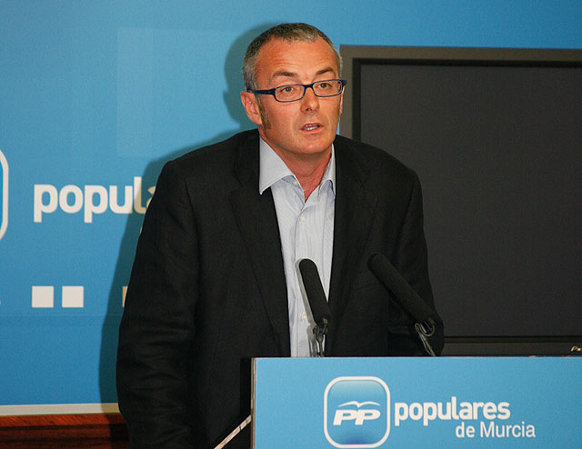 PP: “Zapatero ha pasado de prometer el pleno empleo a los 5000 parados al día” - 1, Foto 1