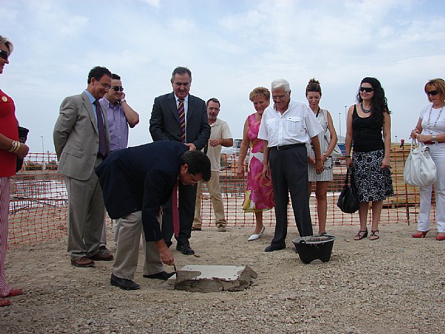 Colocada la primera piedra del nuevo Centro Polivalente de Apandis en Lorca - 1, Foto 1