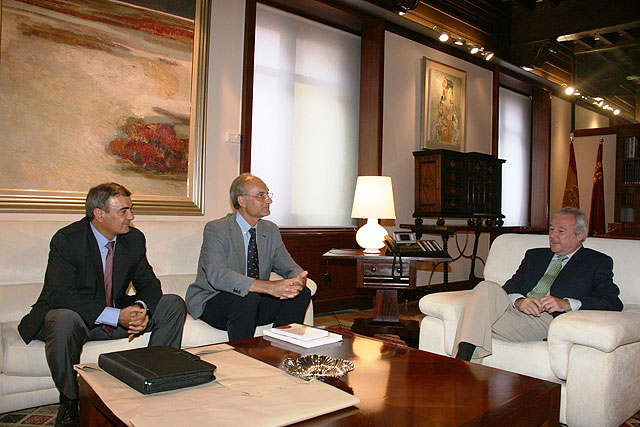 El Consejo Escolar de la Región presenta al Ejecutivo regional el balance del curso académico 2007-08 - 2, Foto 2