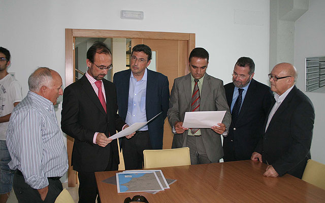 Salvador Marín visita las empresas caravaqueñas Postres Reina y Aljema - 2, Foto 2