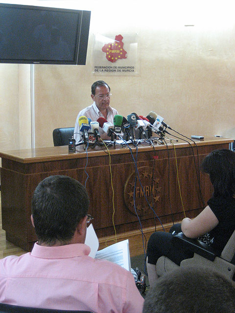 Cámara exige a Rodríguez Zapatero que cumpla sus compromisos con los ayuntamientos murcianos - 2, Foto 2