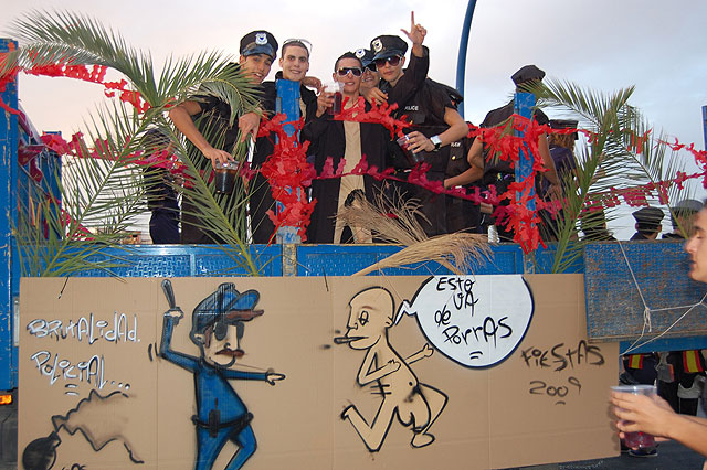 Las Fiestas Patronales de Lorqu echaron el teln con el tradicional “Desfile de Carrozas” - 5