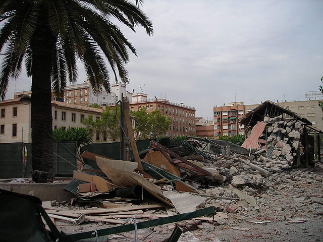 El Ayuntamiento vuelve a demostrar su prepotencia y la falta de voluntad de consenso, segn la Plataforma contra de los aparcamientos en San Esteban - 4