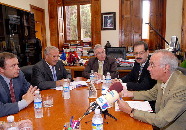 La Universidad de Murcia y el Instituto de Censores Jurados de Cuentas firman un acuerdo de colaboración - 1, Foto 1