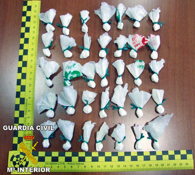 La Guardia Civil desmantela dos puntos de distribucin de sustancias estupefacientes, Foto 2