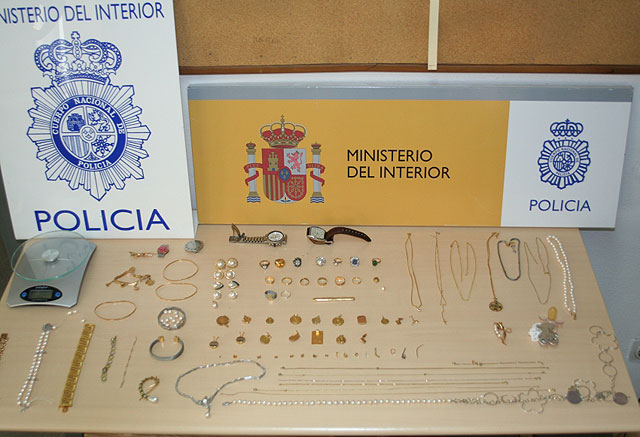 La Policía Nacional desarticula una banda dedicada a los robos con fuerza en domicilios de la costa mediterránea - 1, Foto 1